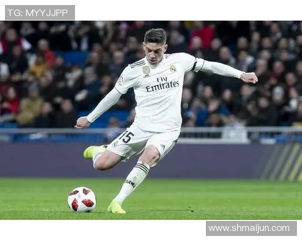 克罗斯的足球传奇之路：从青涩少年到世界顶级中场的成长历程